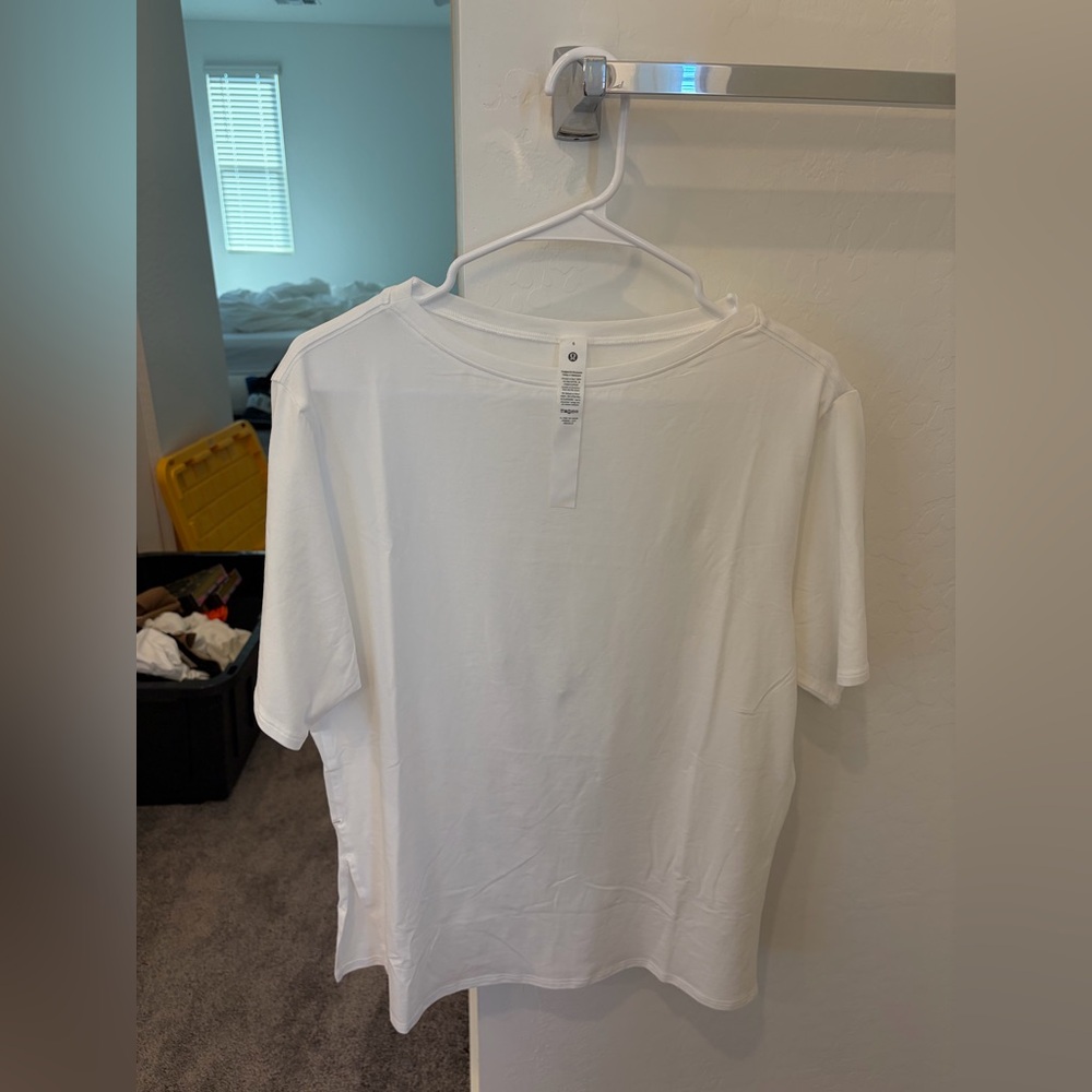 Lululemon Athletica White Short Sleeve Tee